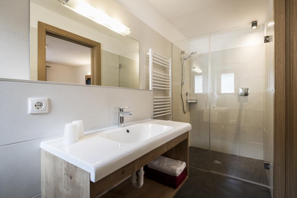 Garni Gruenau Hotell San Martino In Passiria  Exteriör bild