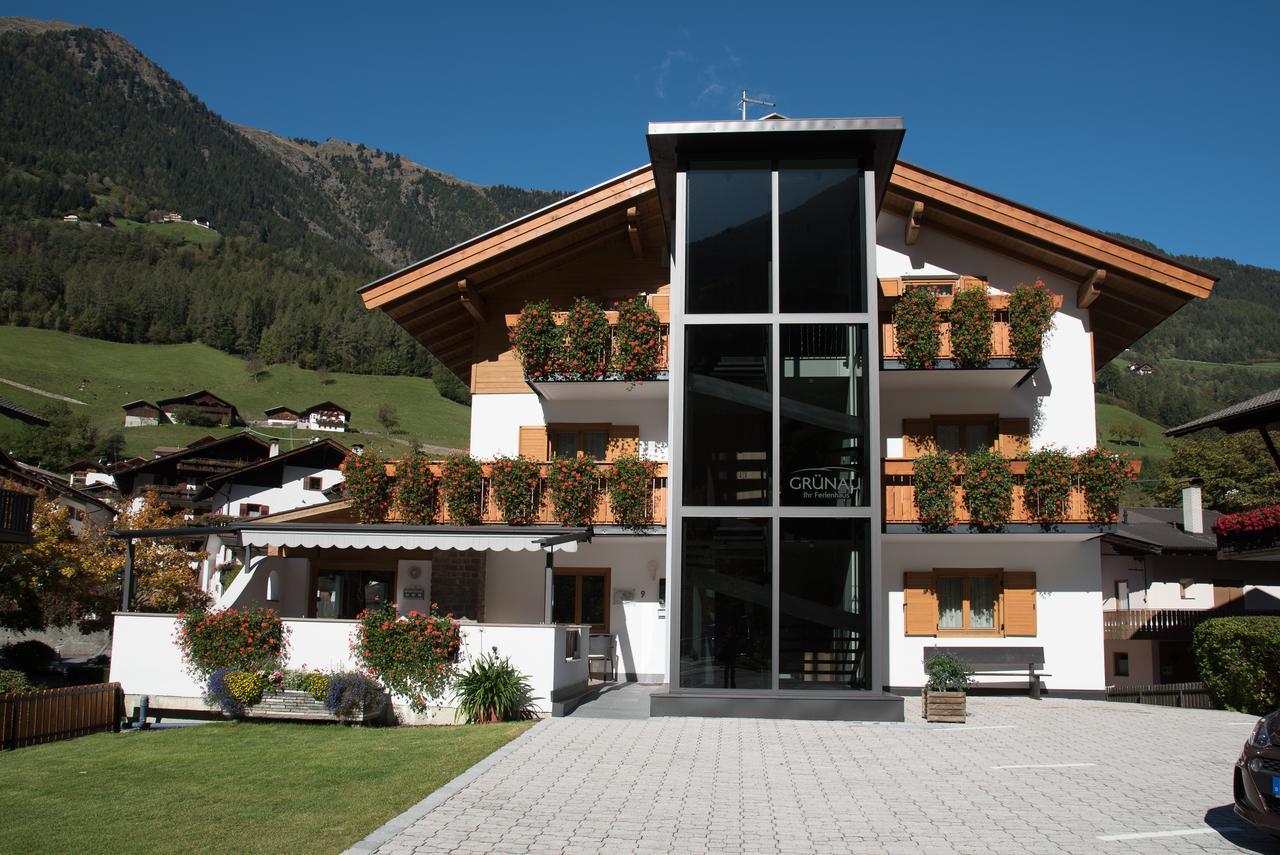 Garni Gruenau Hotell San Martino In Passiria  Exteriör bild