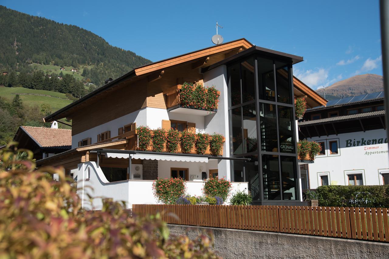 Garni Gruenau Hotell San Martino In Passiria  Exteriör bild